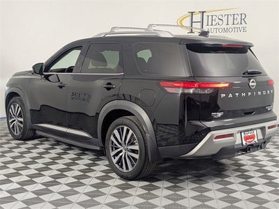 2022 Nissan Pathfinder Platinum