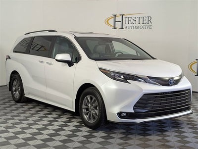 2025 Toyota Sienna XLE