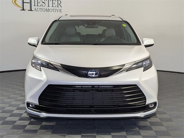 2025 Toyota Sienna XLE