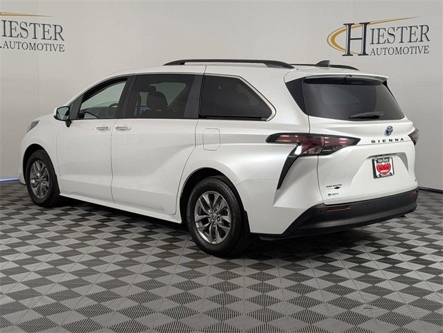 2025 Toyota Sienna XLE