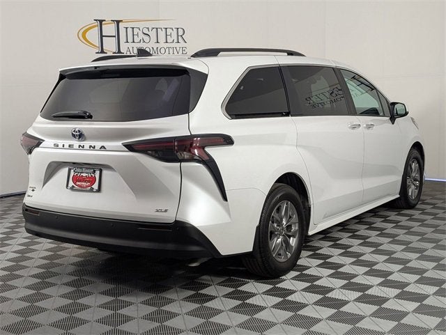 2025 Toyota Sienna XLE