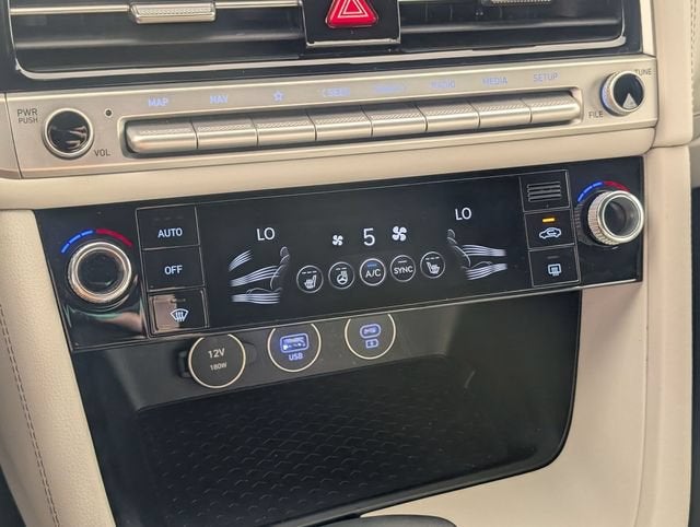 2025 Genesis G70 2.5T