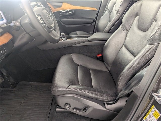 2023 Volvo XC90 Recharge Plug-In Hyb Plus Dark Theme