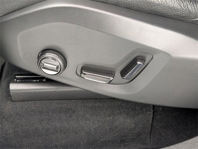 2023 Volvo XC90 Recharge Plug-In Hyb Plus Dark Theme