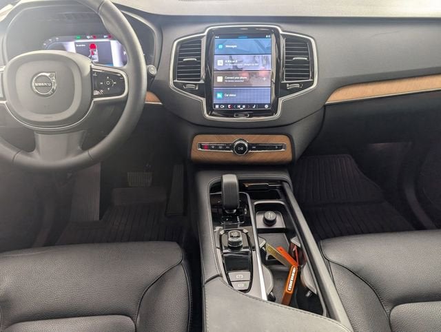 2023 Volvo XC90 Recharge Plug-In Hyb Plus Dark Theme