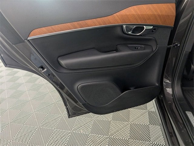 2023 Volvo XC90 Recharge Plug-In Hyb Plus Dark Theme